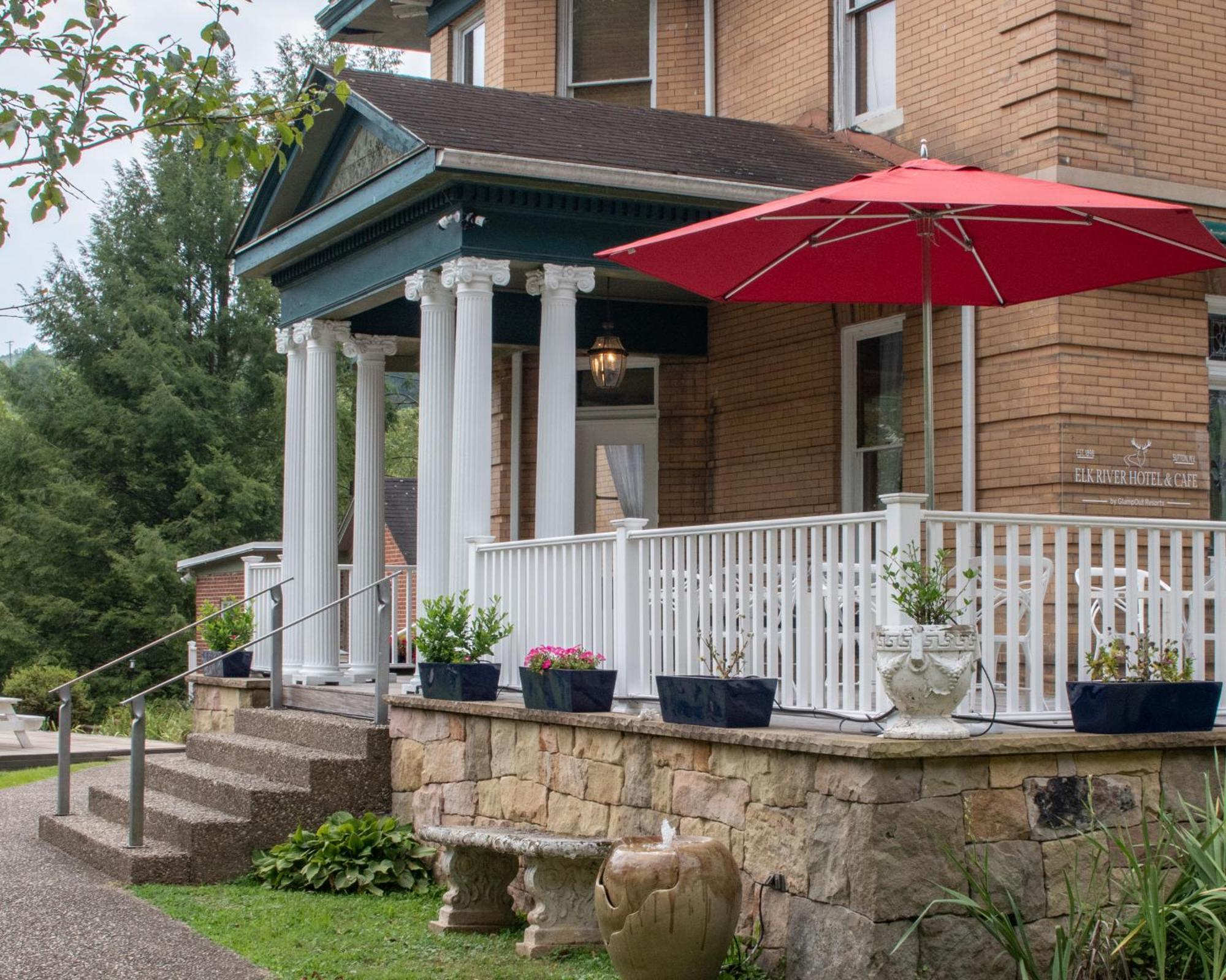 Elk River Hotel & Cafe Sutton Exterior photo